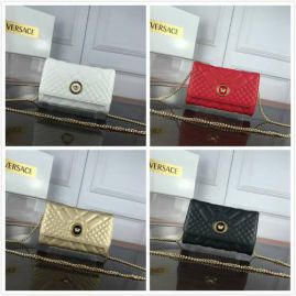 Picture of Versace Lady Handbags _SKUfw63656077fw
